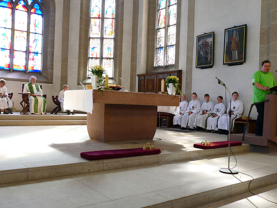 Die neuen Messdiener in St. Crescentius (Foto: Karl-Franz Thiede)